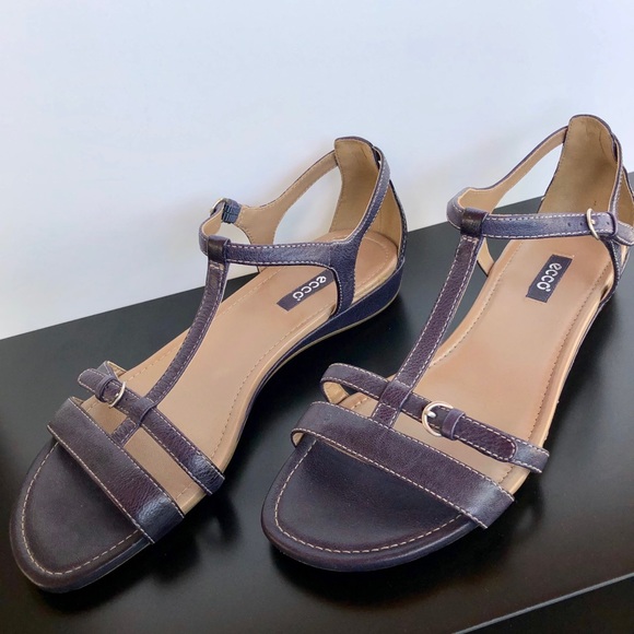 ecco navy sandals